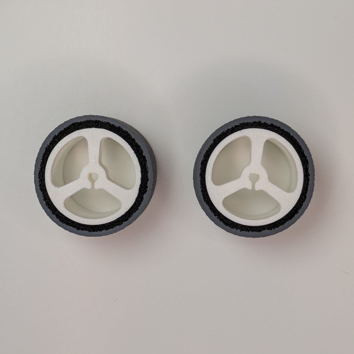 P-2236- Textured tyre & wheel combo